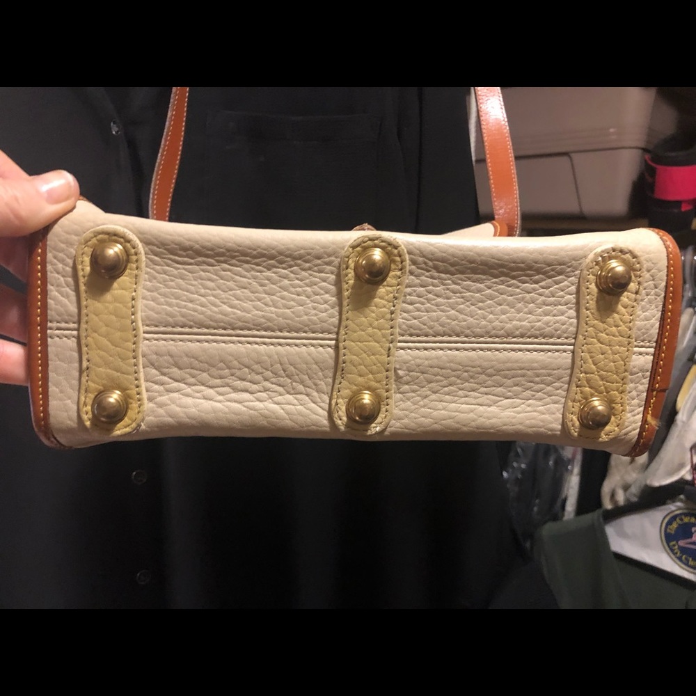 Authentic Dooney Leather shoulder bag/crossbody